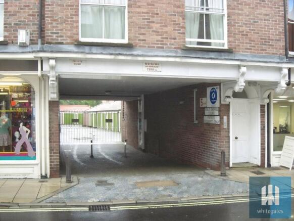 3 bed Apartment to rent Image 12