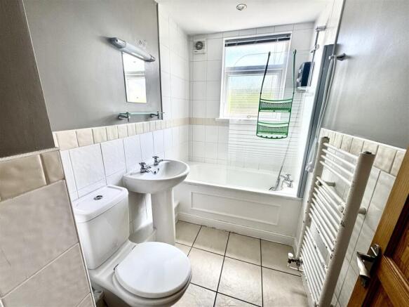 3 bed Terraced to rent Image 8