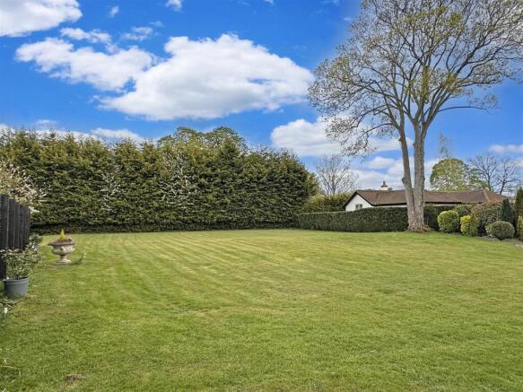 Generous Private Grounds 273