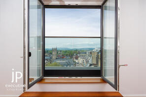 47, Hayes Apartments, The Hayes, Cathays, Cardiff CF10 1AQ