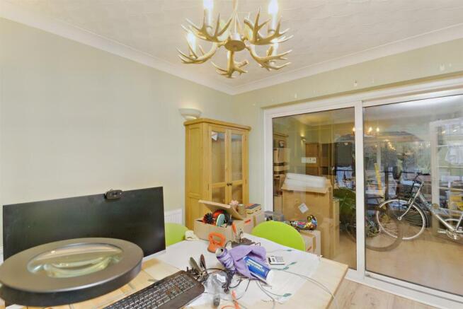 8576683-interior04-800.JPG