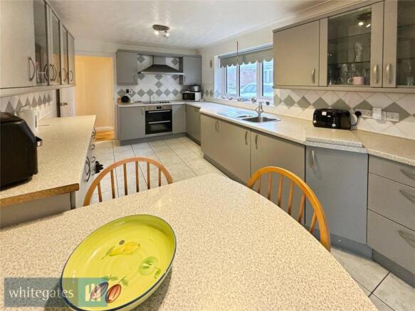3 bed Bungalow for sale Image 6