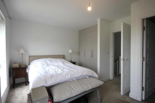 3 bed House to rent Image 12