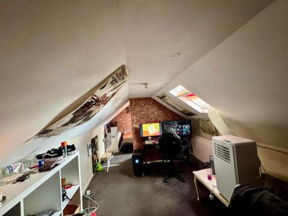 LOFT ROOM