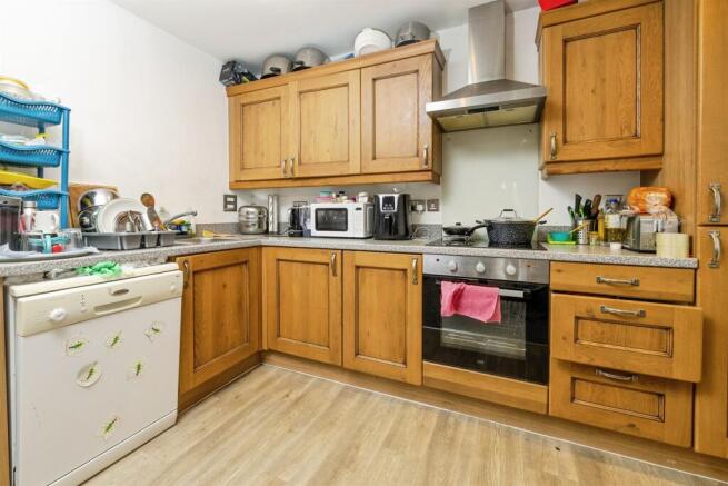 Kitchen / Living Area