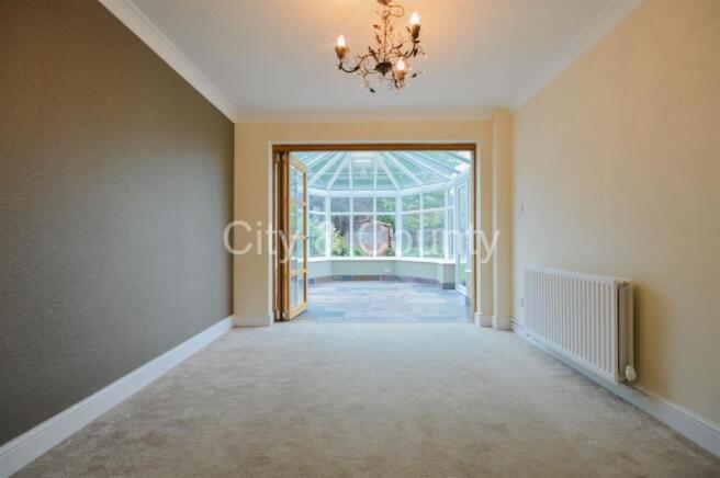 Dining Area.jpg