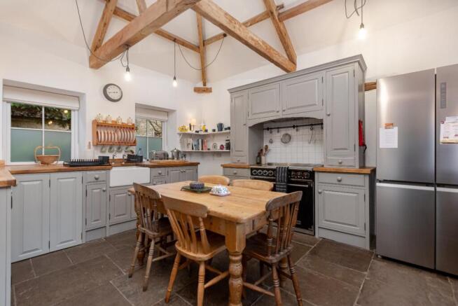 2 bed Mews for sale Image 4