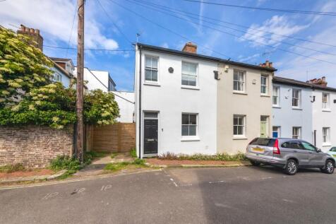 St. Peters Place, Lewes, BN7