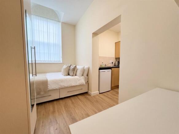 Bedroom.jpg
