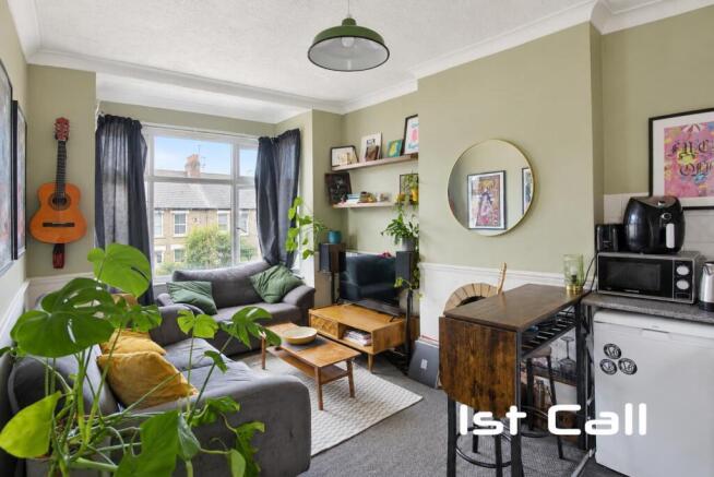 Lounge/ Kitchen