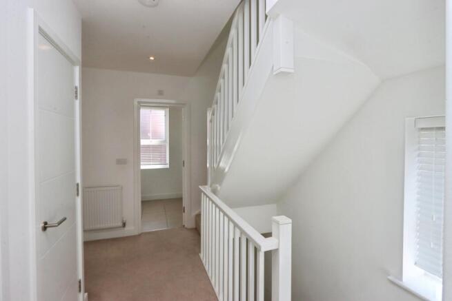 4 bed Semi-Detached for sale Image 8