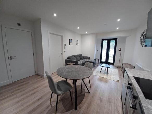 Apartment in Solihull - More
