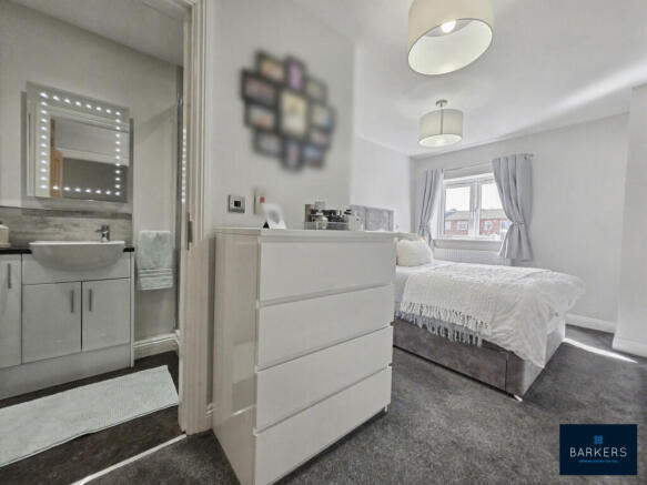 3 bed Town House for sale Image 8