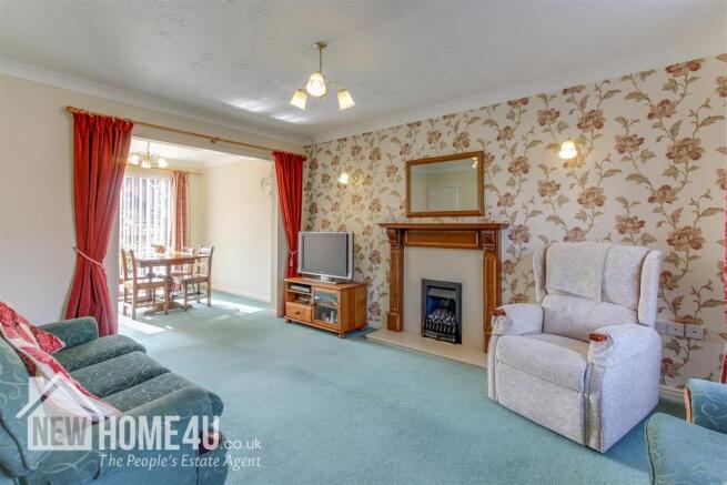LOUNGE: