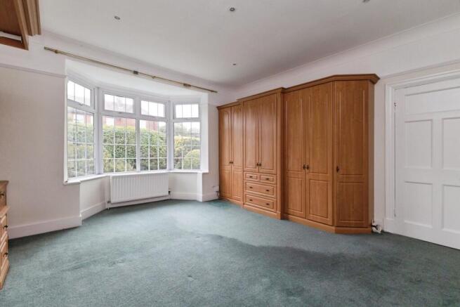 3 bed Apartment for sale Image 9