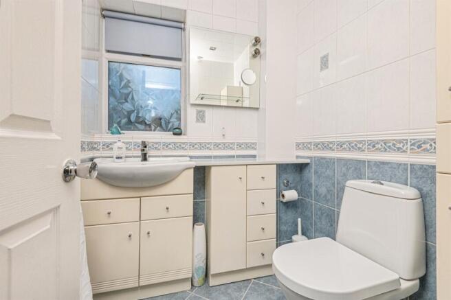 4 bed Semi-Detached for sale Image 6