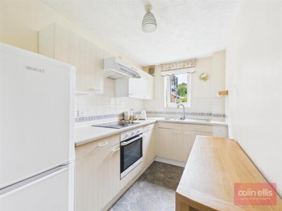 2 bed Flat for sale Image 7
