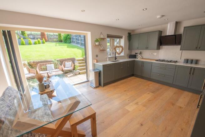 3 bed Detached for sale Image 4