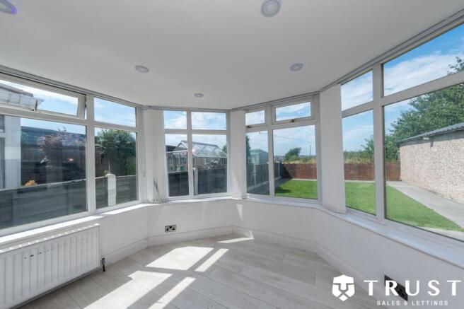 3 bed Semi-Detached to rent Image 9