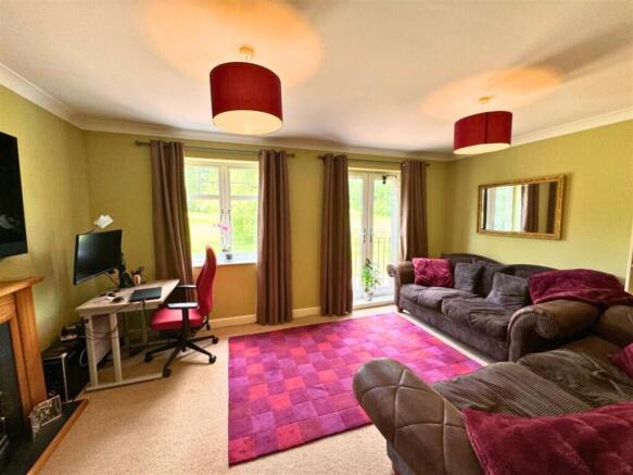 4 bed Town House for sale Image 2