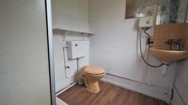 Annexe bath.jpg