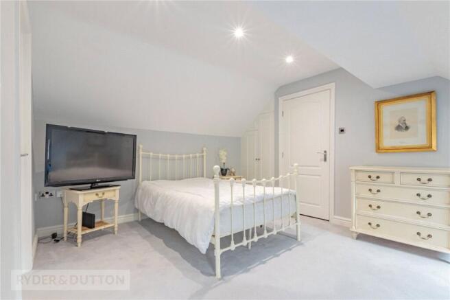 2 bed Apartment to rent Image 12