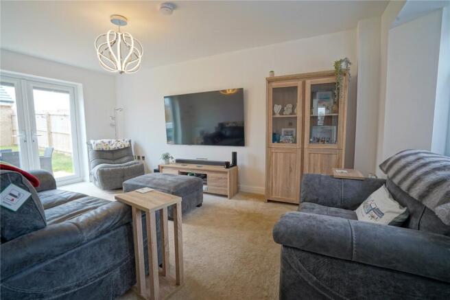 5 bed Detached for sale Image 9