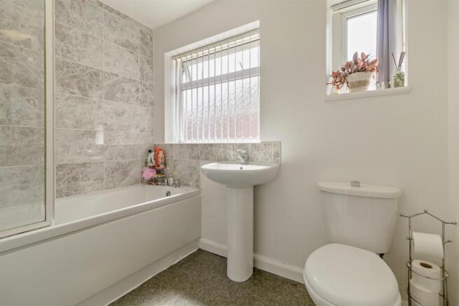 3 bed Detached Bungalow for sale Image 12