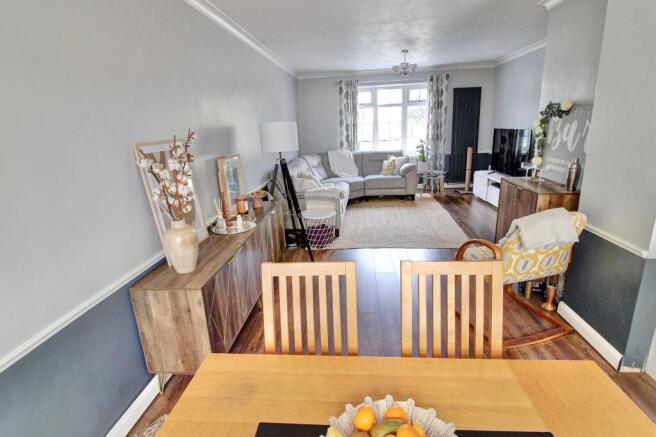 11. Lounge/Dining Room