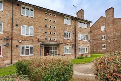 Churchill Terrace, Chingford, E4