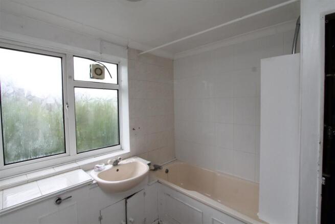 Bathroom.JPG