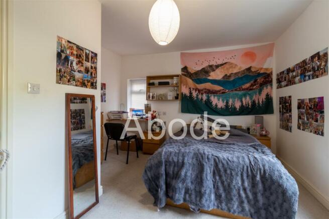 6 bed House to rent Image 6