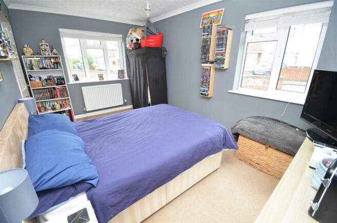 SNUG/ BEDROOM FIVE