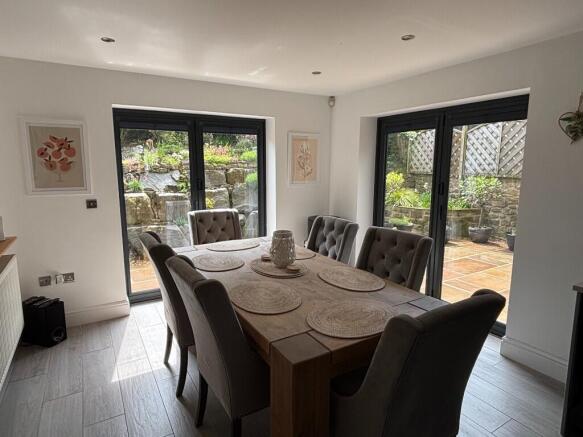 4 bed Detached for sale Image 7