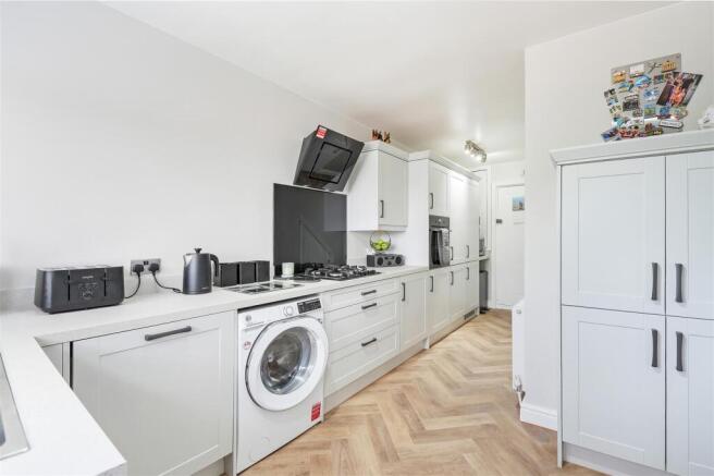 Kitchen 2.jpg