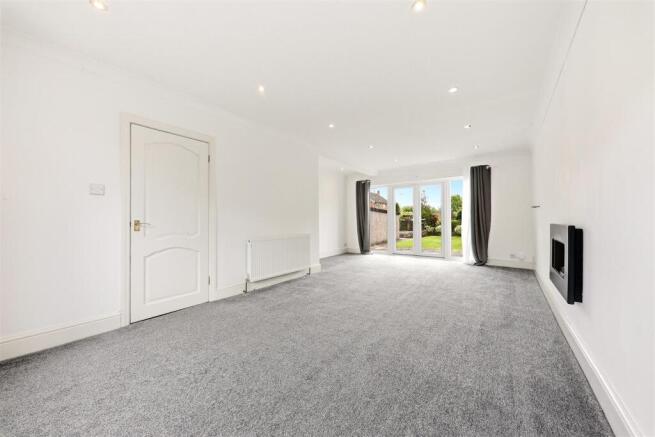 4 bed Detached for sale Image 4