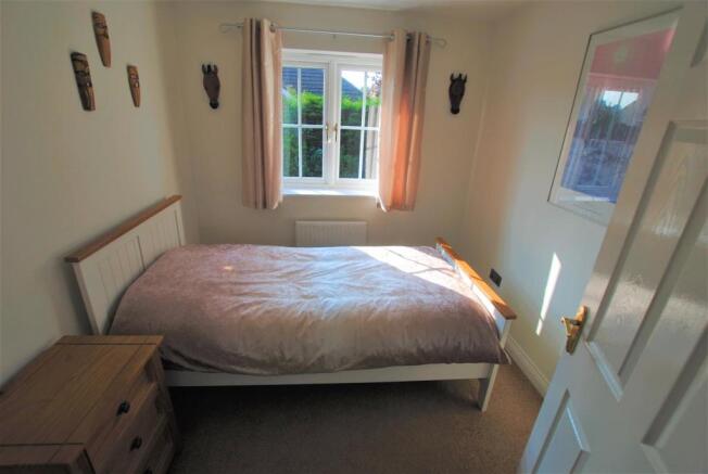 Donne bed 3.jpg