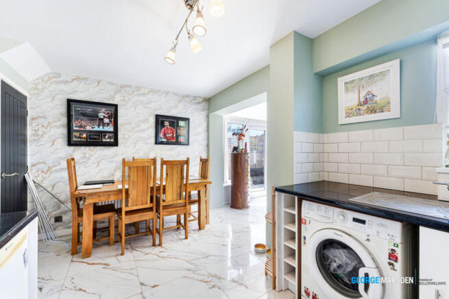 3 bed Semi-Detached for sale Image 11