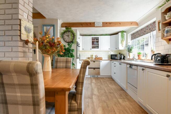 Kitchen diner