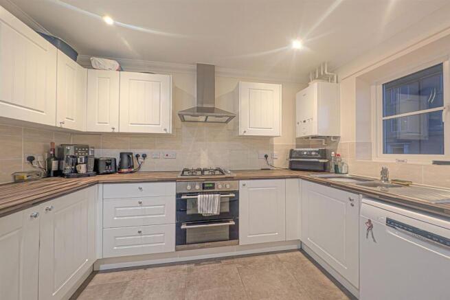 PXL_20251202_161027047.RAW-01 kit.jpg