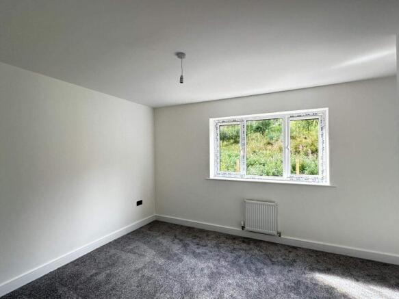 3 bed Terraced for sale Image 11