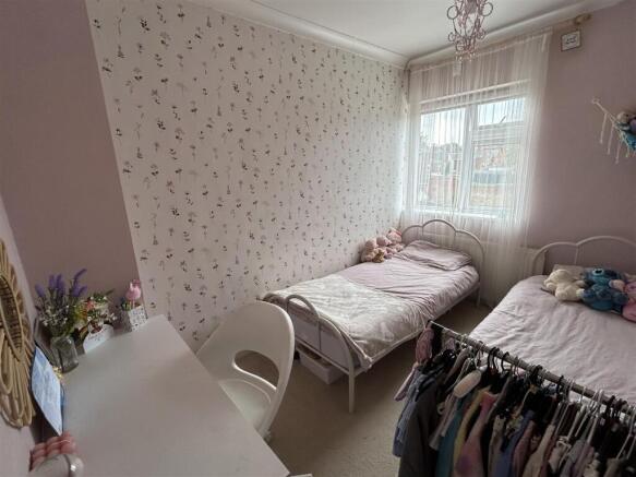 3 bed Semi-Detached for sale Image 8