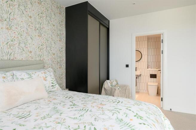 3 bed Penthouse for sale Image 12