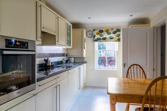 Kitchen/Dining Area