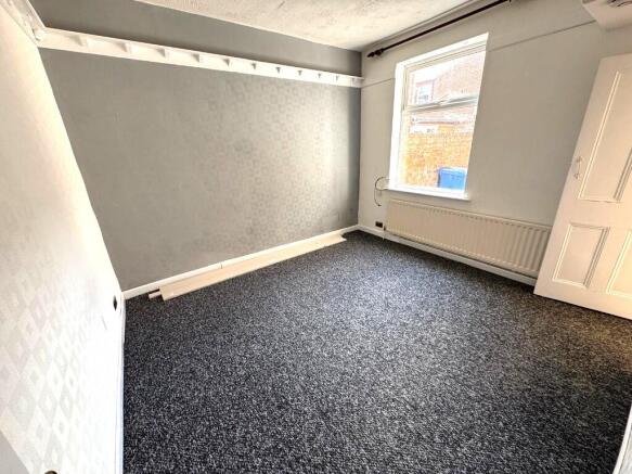 3 bed Terraced to rent Image 7