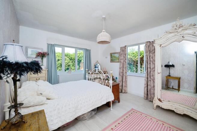 3 bed Detached Bungalow for sale Image 11