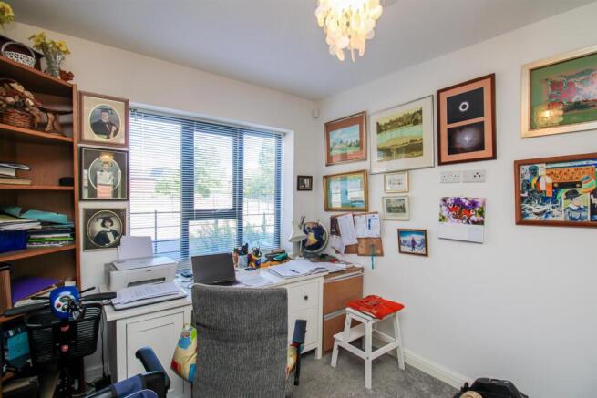 2 bed Apartment for sale Image 9