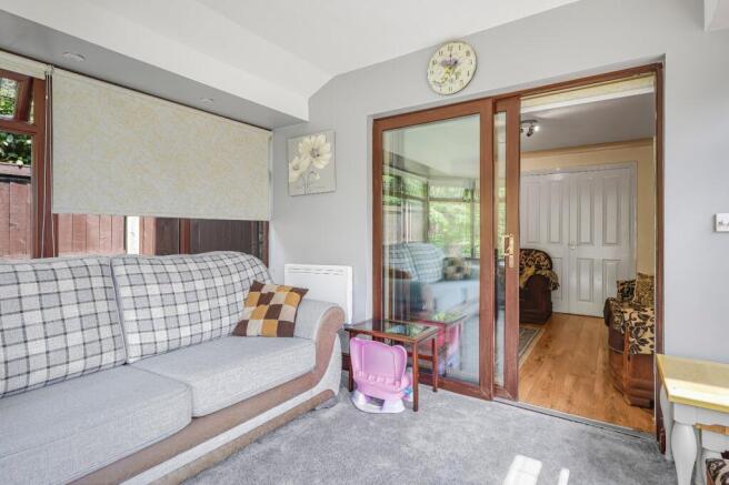 5 bed Detached for sale Image 10