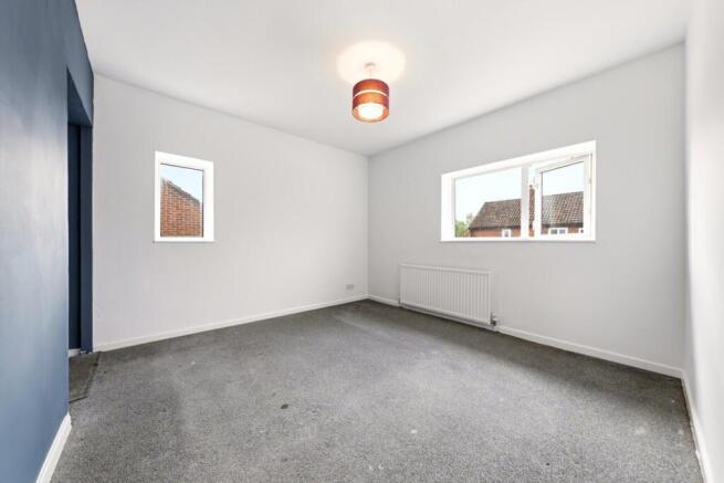 3 bed Semi-Detached to rent Image 11