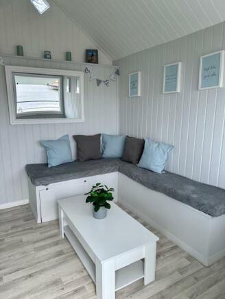 Beach Hut 1.jpg